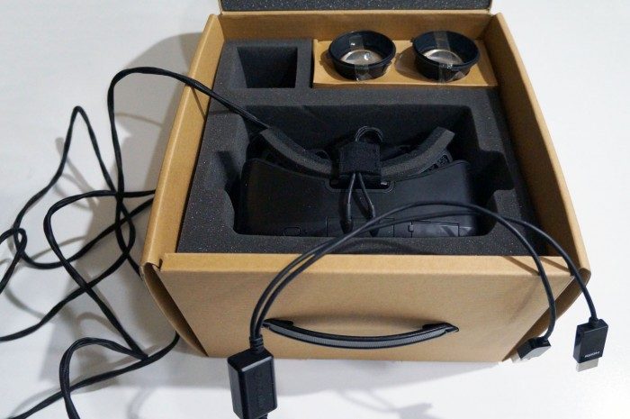 coping Ud over Astrolabe Oculus Rift DK2 Unboxing, "The color, contrast, and motion is leaps and  bounds over the DK1"