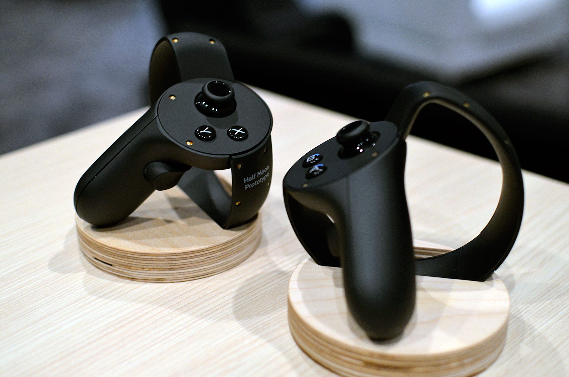 Oculus Touch Prototypes in the Hands of Select Devs, More Info Coming at – Road to VR