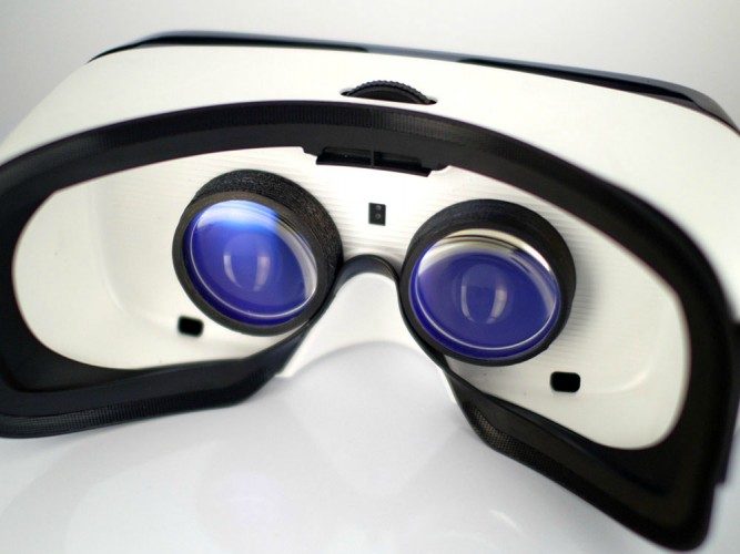 gear vr with lenses