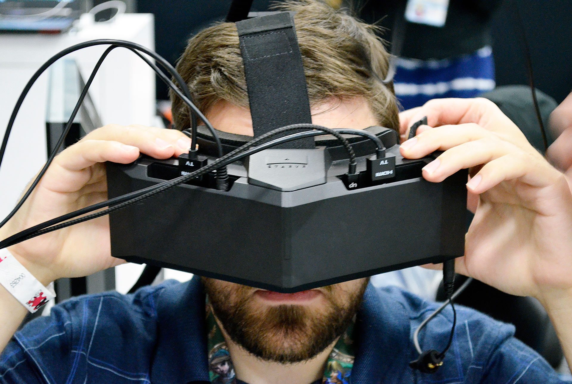 StarVR Headset Prototype Will You Field-of-View