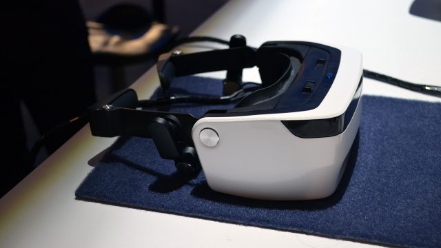 Panasonic's 220 Degree VR Headset Uses Crazy Fused Lenses and 4 Screens