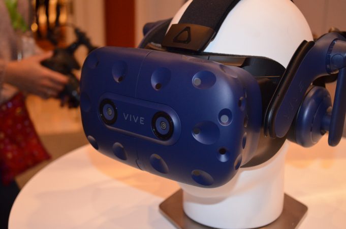 CES 2018: First Look: HTC Vive Pro - The New Vive on the Block