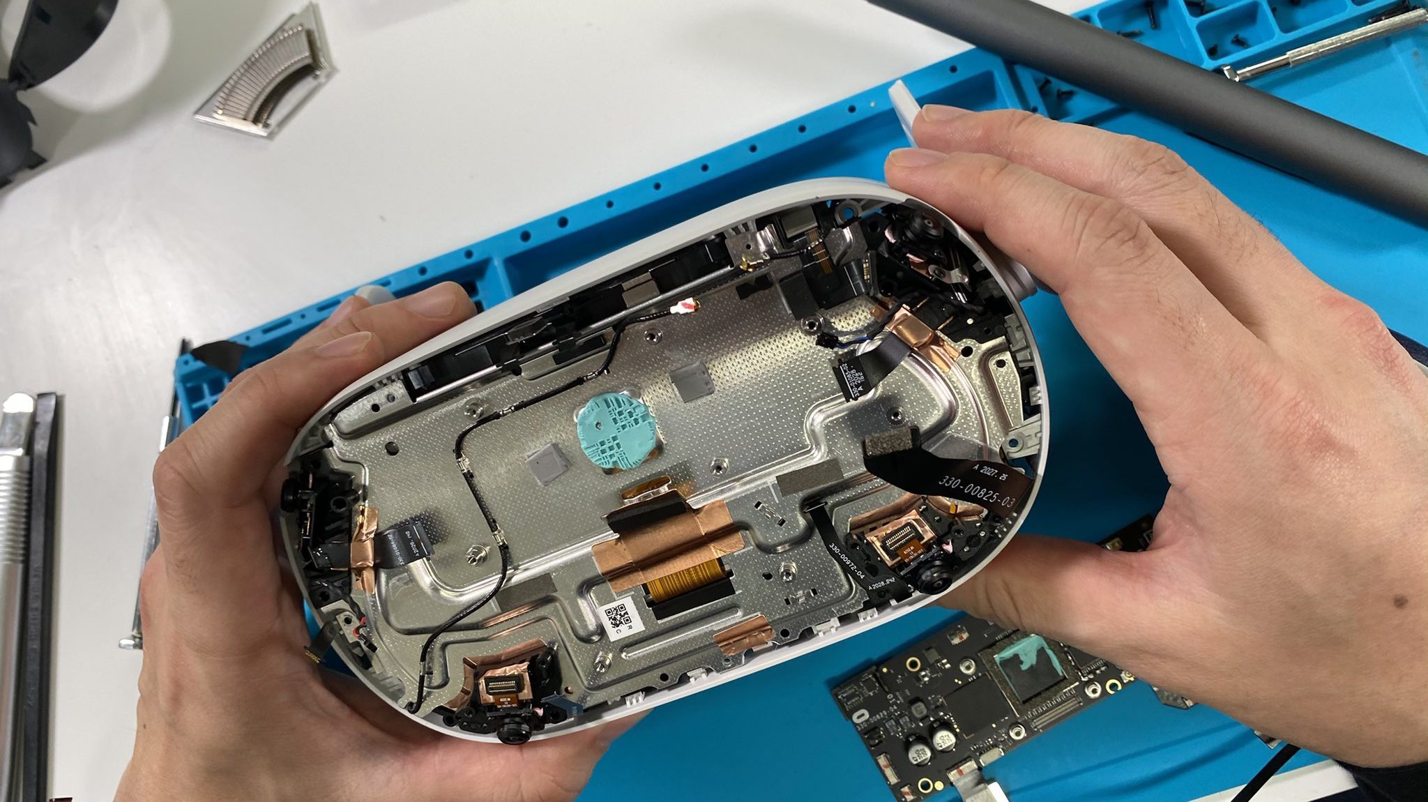 Oculus Quest Teardown And Disassembly Photos – Road To VR | vlr.eng.br