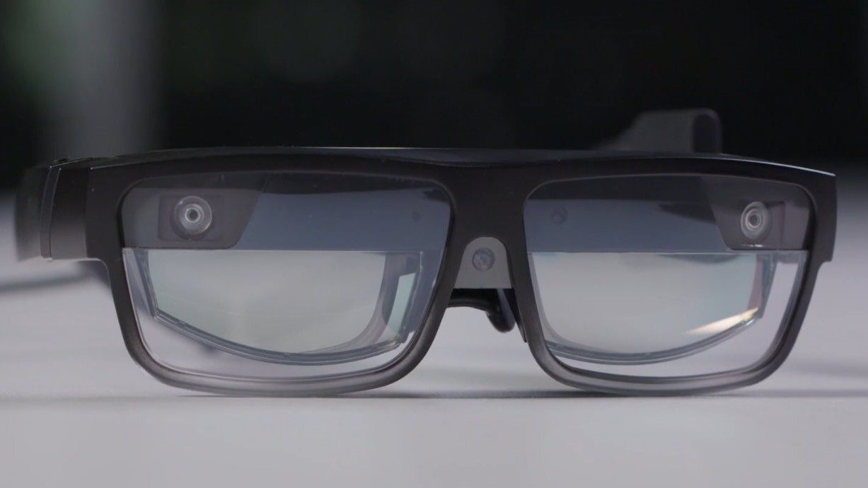 Leaked images reveal Lenovo's Steam Deck competitor that may connect to AR  glasses - The Verge