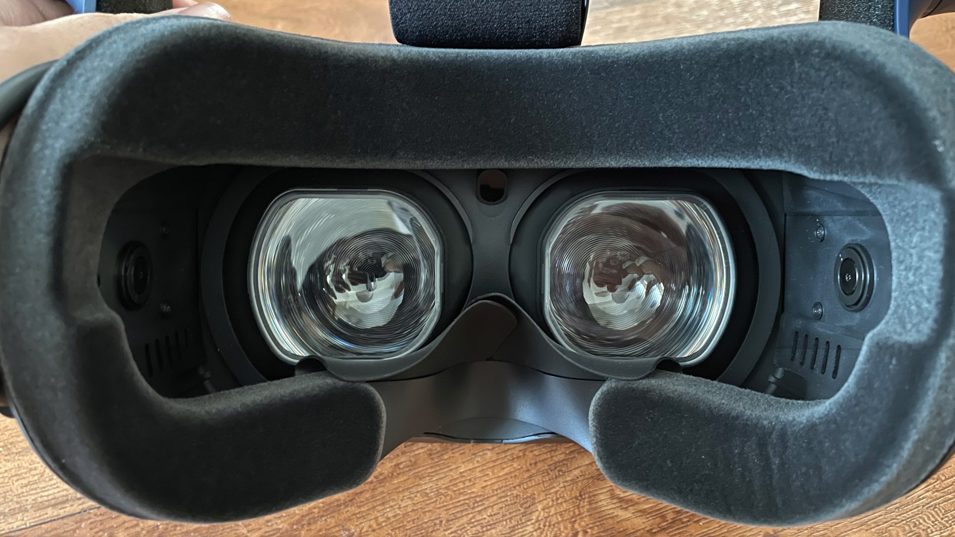 Skyrim VR: 8KX vs Crystal comparison (through-the-lens photography