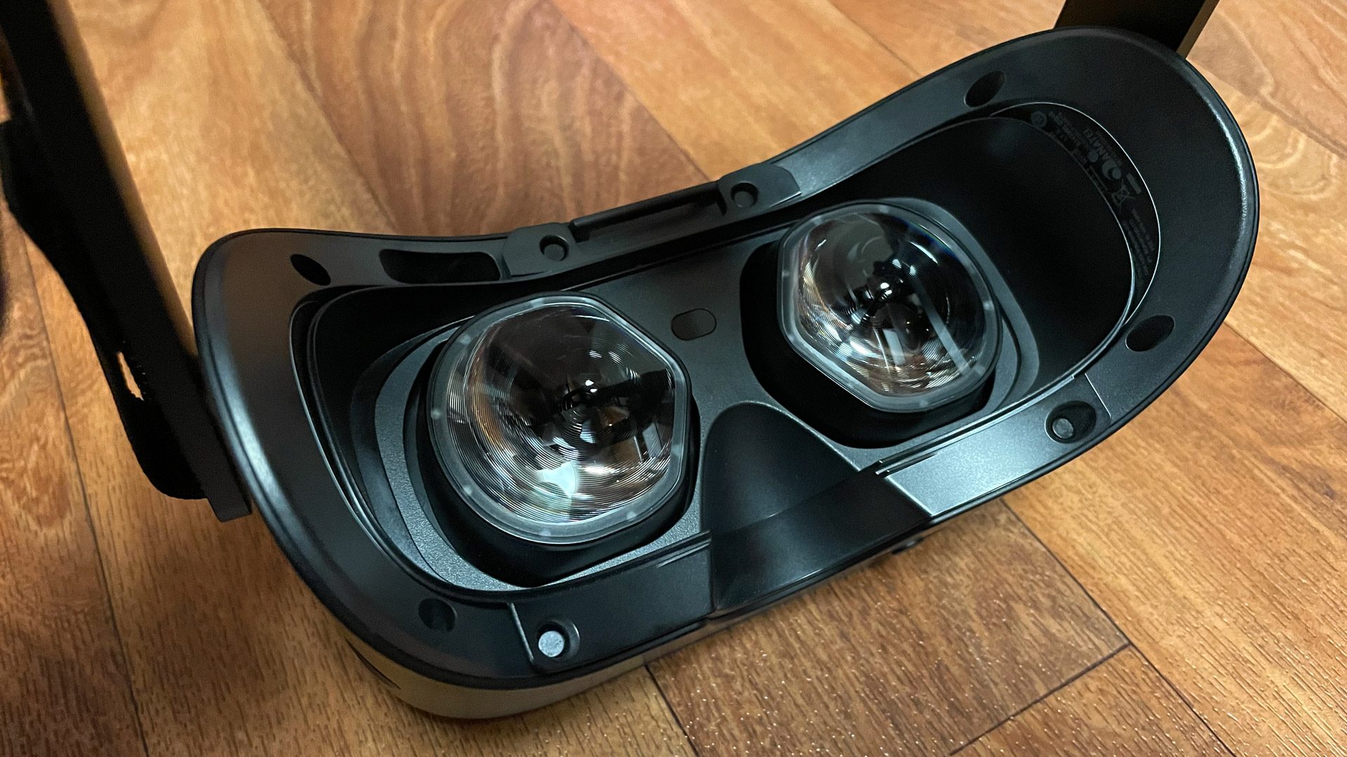 New Reverb G2 VR Headset Tweaks Make a Solid Headset Even Better