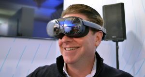 Hands-on: Vive XR Elite is Lightweight & Compact, But Shares Quest Pro’s Woes