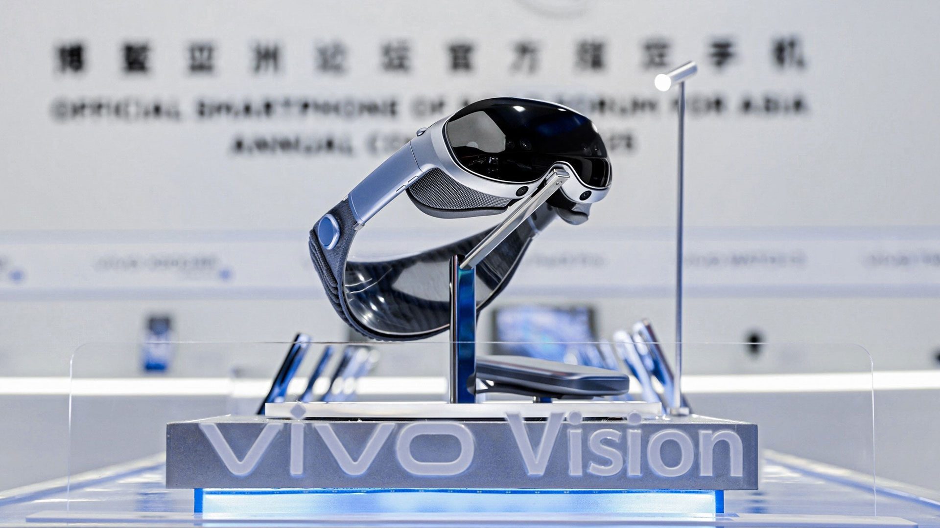 Smartphone Giant Vivo Announces ‘Vision’ MR Headset, Copying Apple’s Name & Design